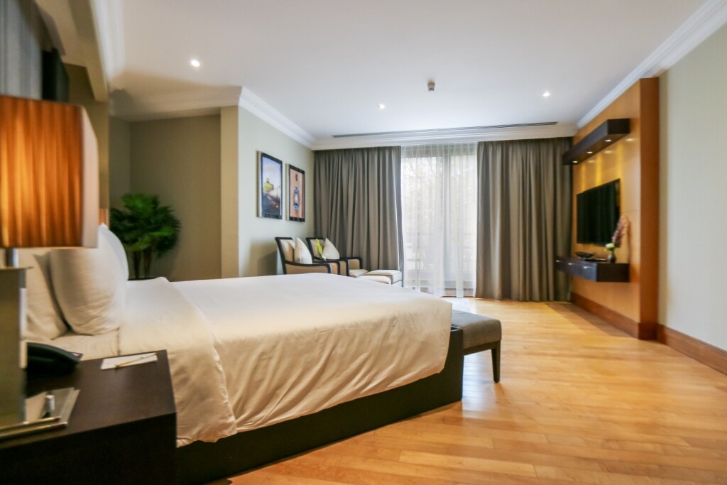 Dubai Marine Beach Resort & Spa