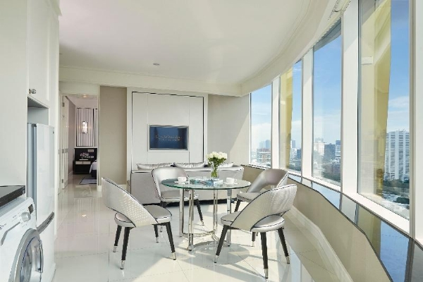 Двухместный люкс Grande Corner двуспальная кровать в Grande Centre Point Sukhumvit 55