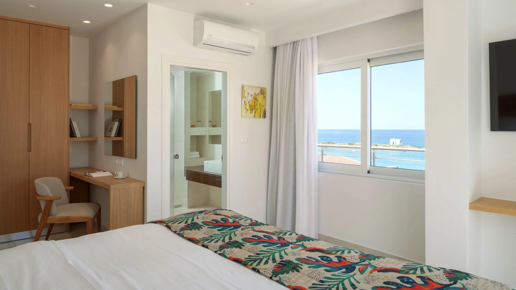 Panorama Double Suite with sea view (full double bed)