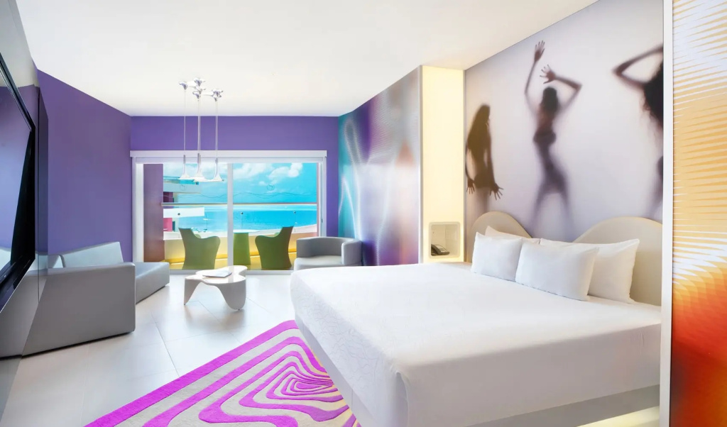 Bash Tower Playful Experience Double room with ocean view (full double bed)