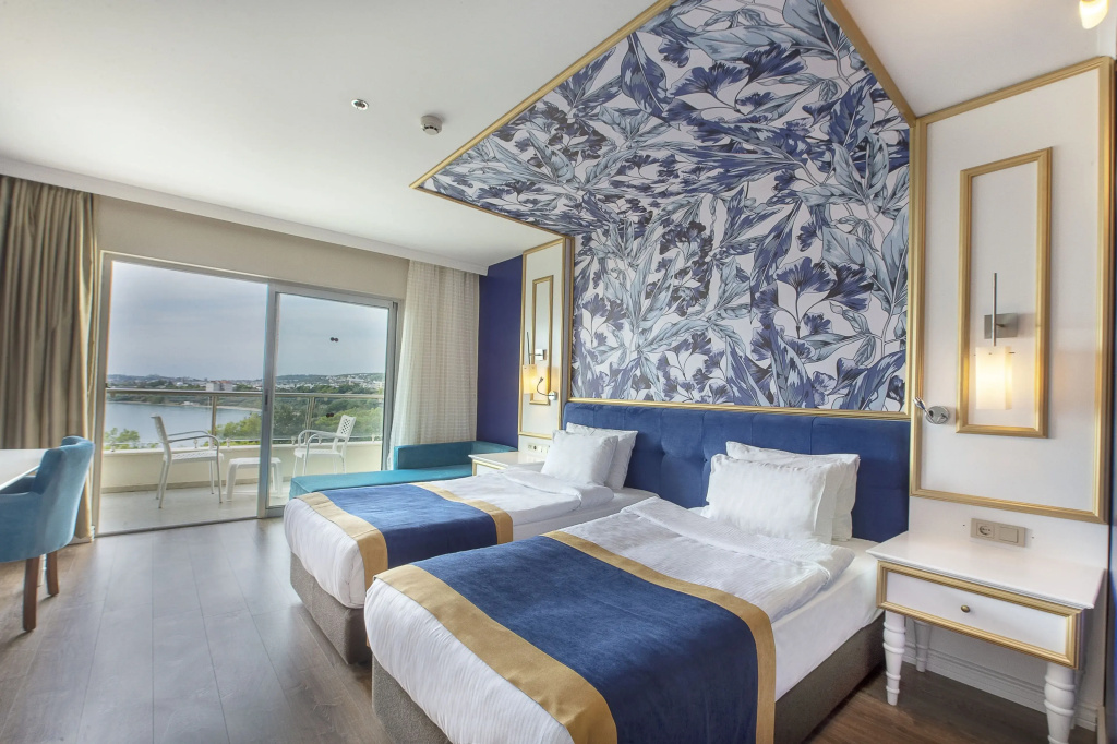 Standard Double room with land view (full double bed)