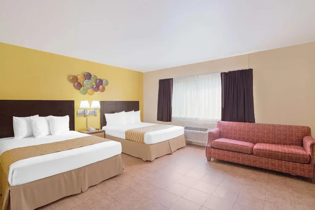 Quadruple Suite