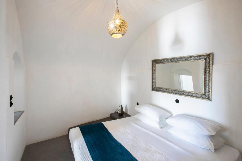 Ducato di Oia - Adults Only - Tap to explore photos