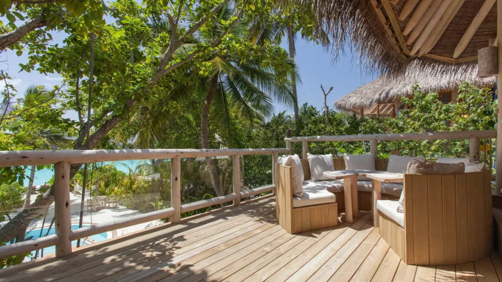 Люкс with Pool Crusoe в Soneva Fushi
