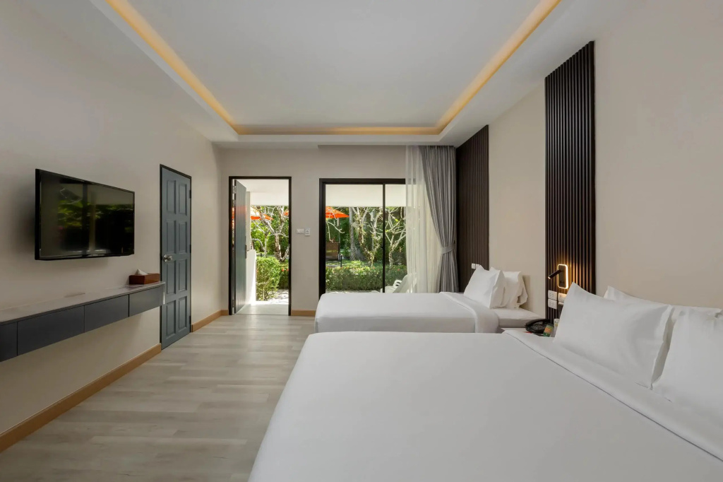 Tropical Wing Double room (full double bed)