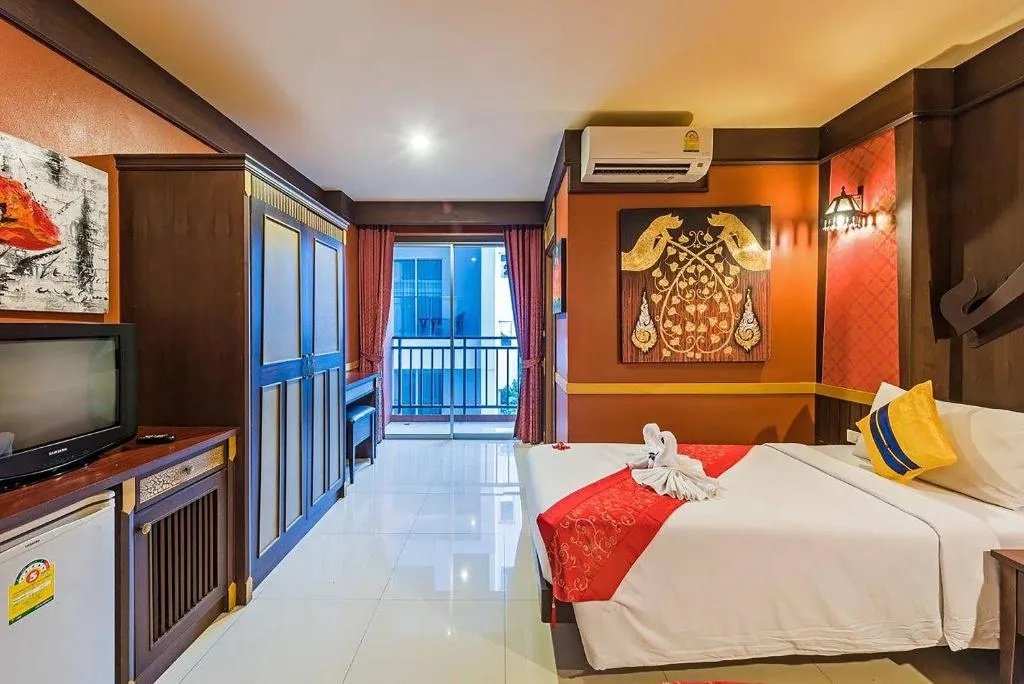Deluxe Double room (full double bed)