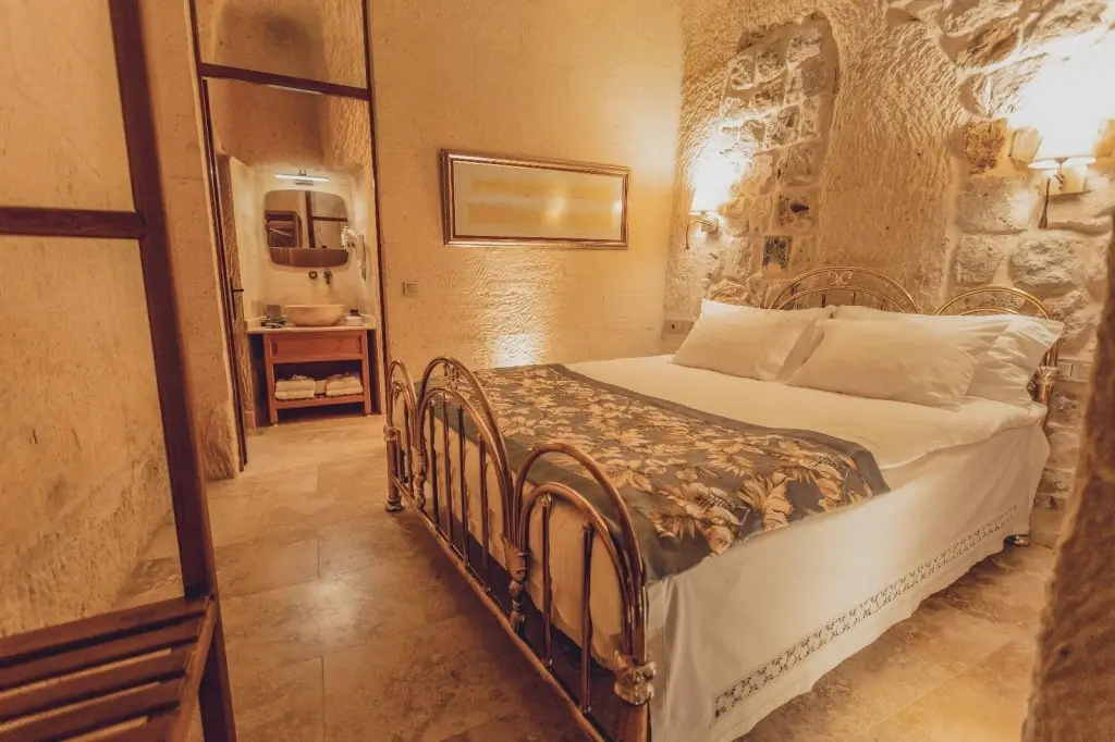 Mars Double room (full double bed)