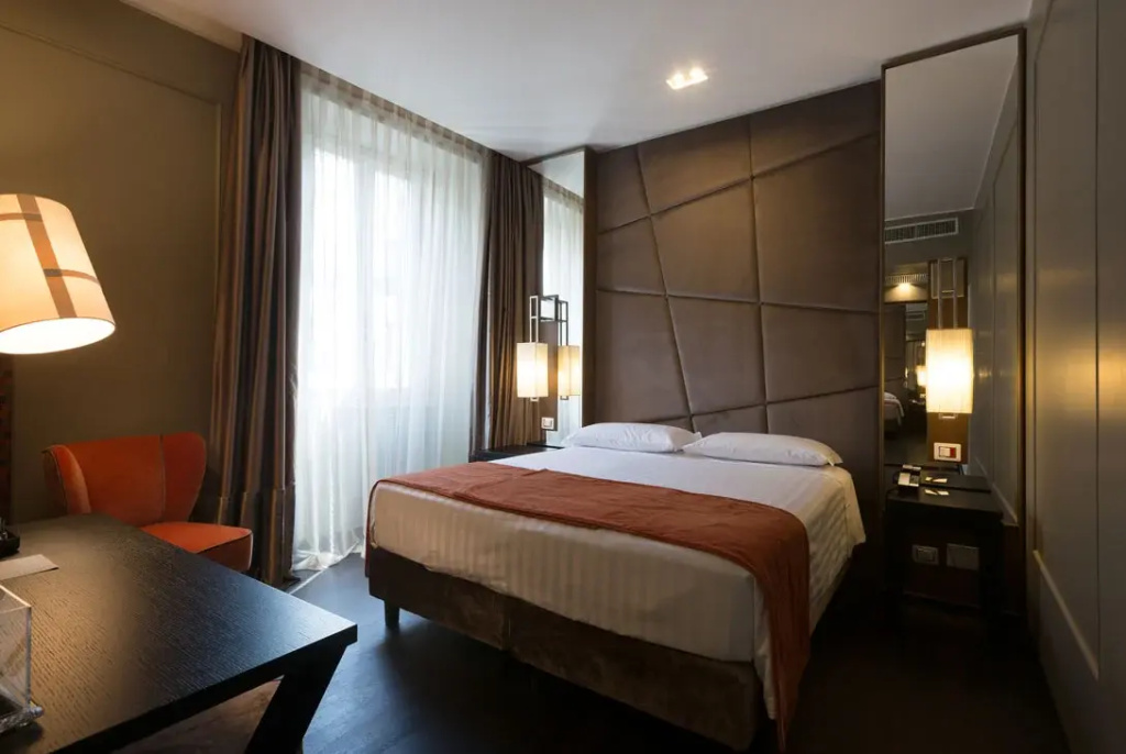 Deluxe Double room (full double bed)