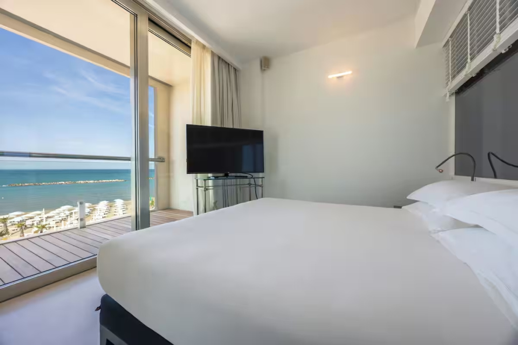 Superior Double Suite (full double bed)