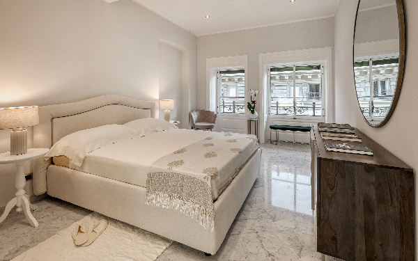 Deluxe Double Suite (full double bed)