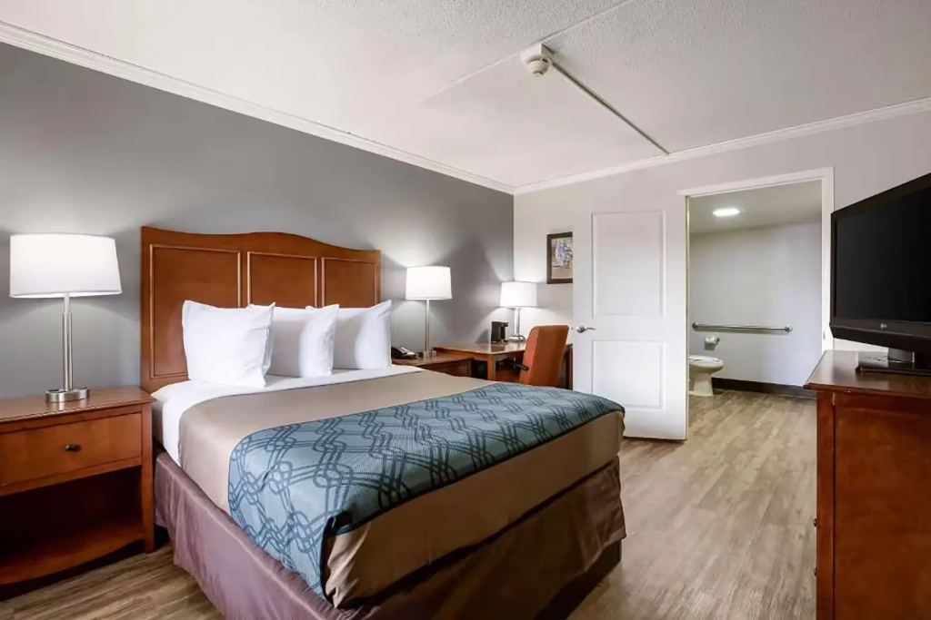 Double Efficiency Suite (full double bed)