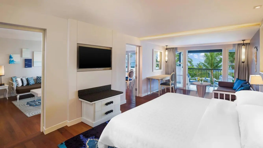 1 Bedroom Double Suite with balcony and with sea view (full double bed)