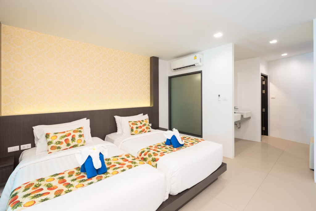 Patong Bay Hill Resort - Chambres