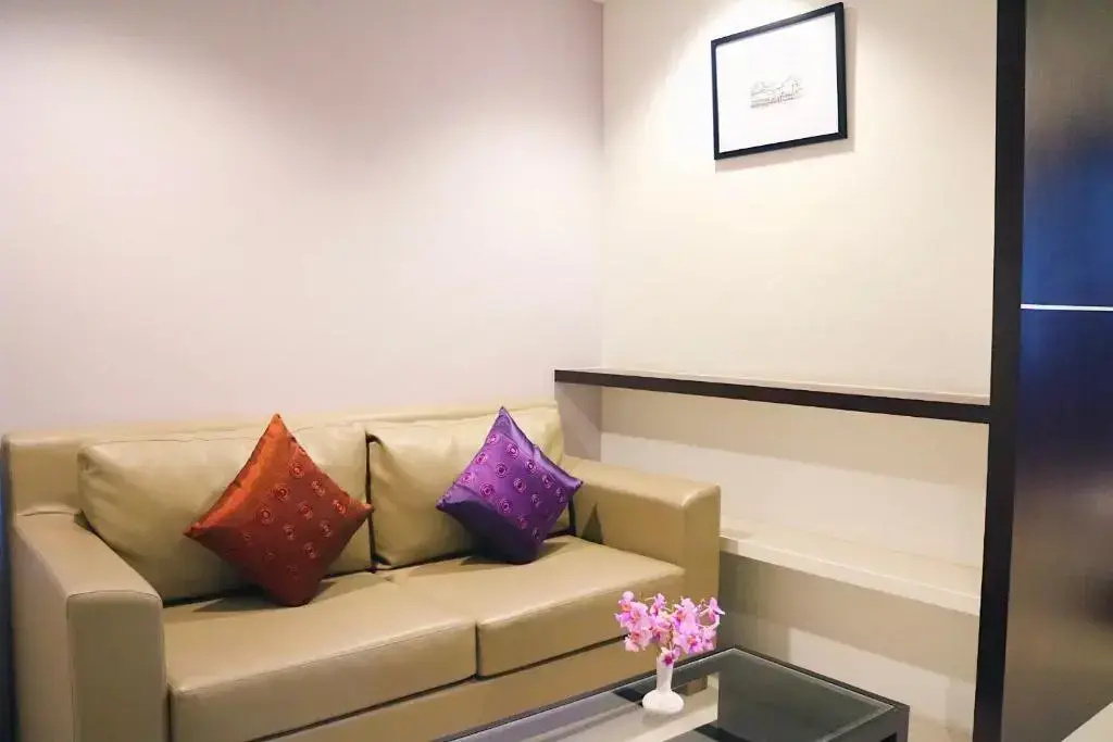 Large Double room (full double bed)