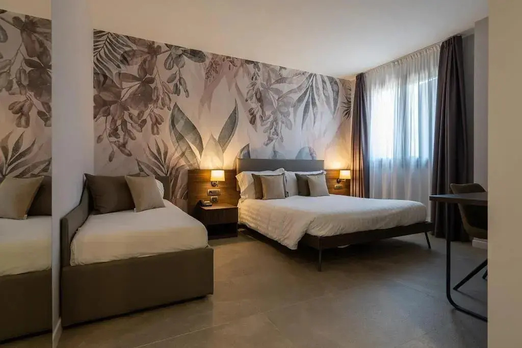 Standard Triple room