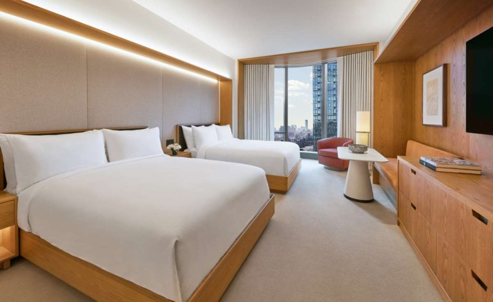 Skyline view Quadruple room