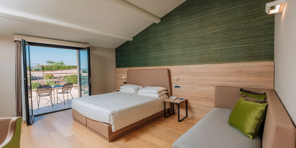 Terrace Double room (full double bed)