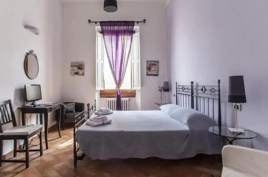 Wisteria Double room (full double bed)