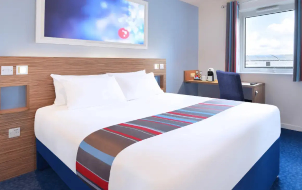 Travelodge Manchester Central Arena - Tap to explore photos