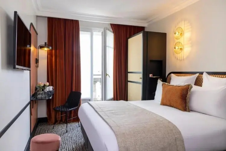 Deluxe Double room (full double bed)