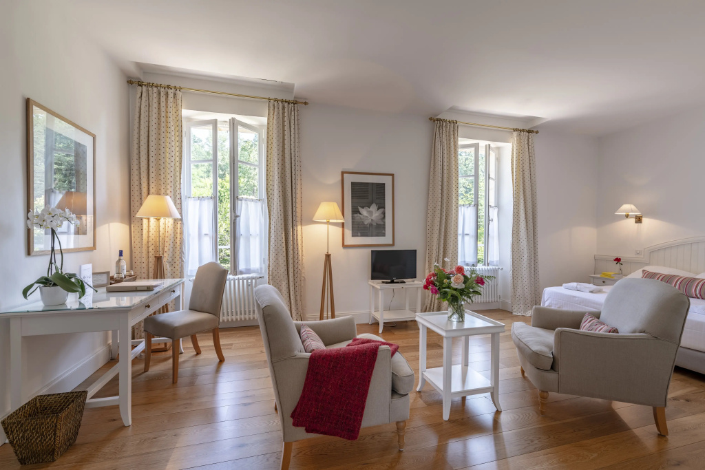 Double Junior Suite (full double bed)