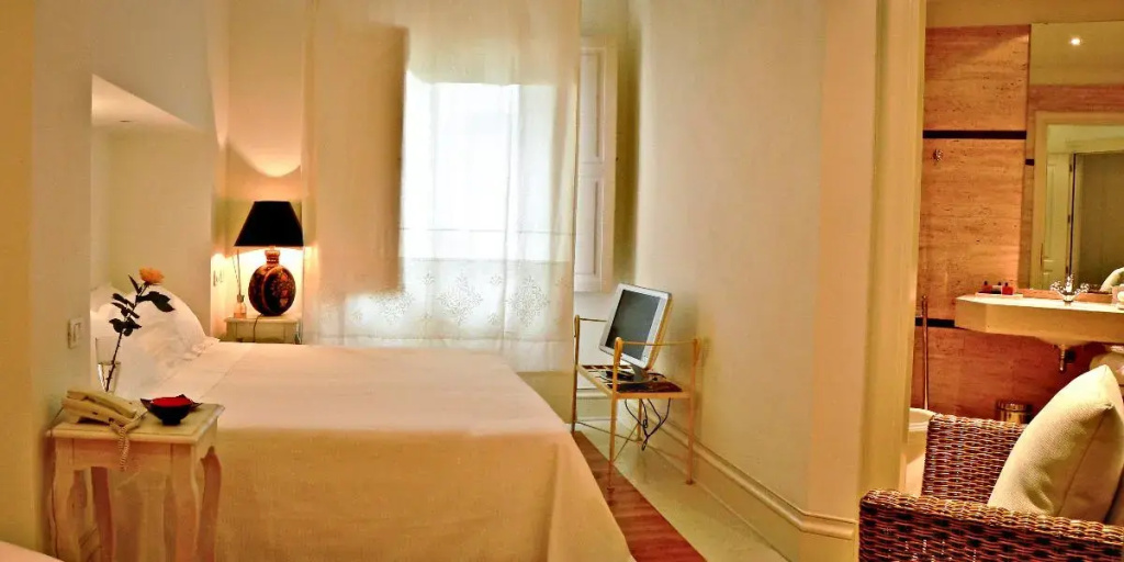 Deluxe Double room (twin beds)