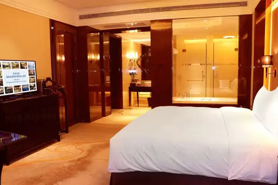 Smoking Double Suite full double bed