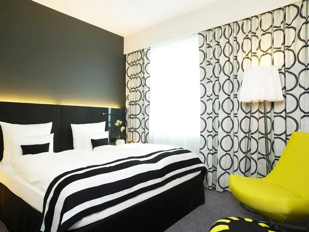 Deluxe Double Suite (full double bed)