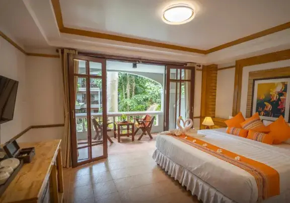 Deluxe Double room with garden view (full double bed)