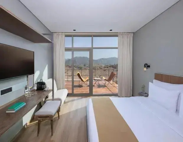 Deluxe Double Lodge with mountain view (full double bed)