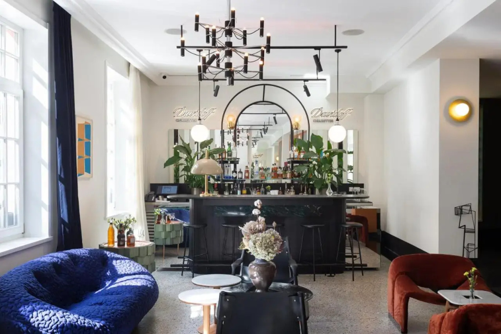Lobby & Reception