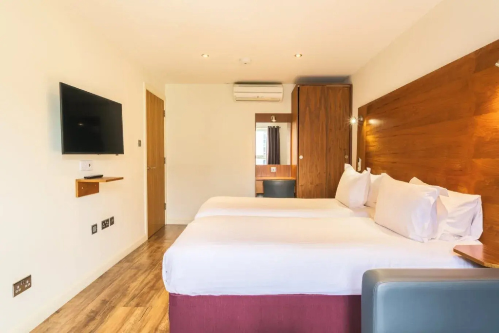 Holyrood Aparthotel - Chambres