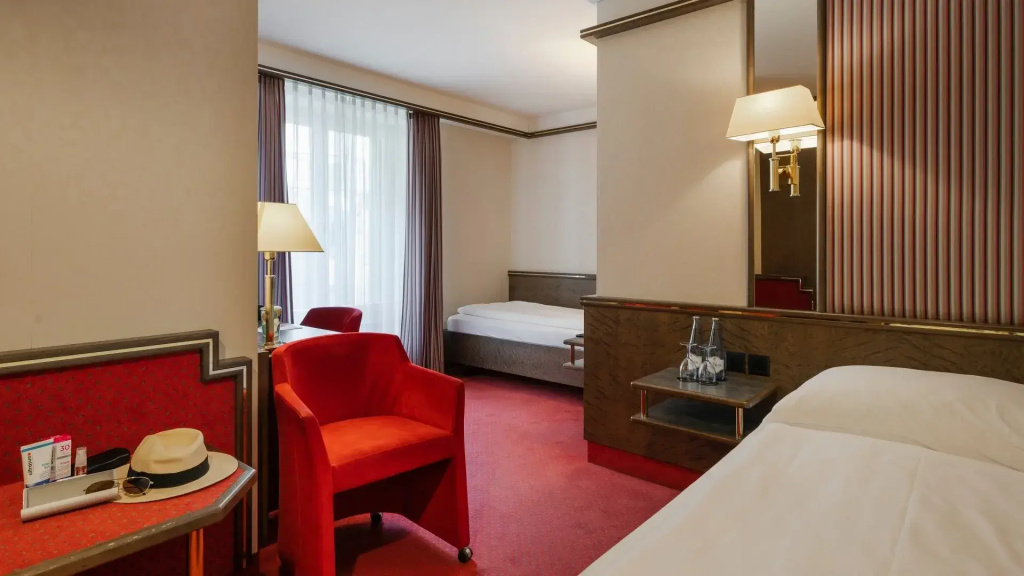 Double Room (twin beds)