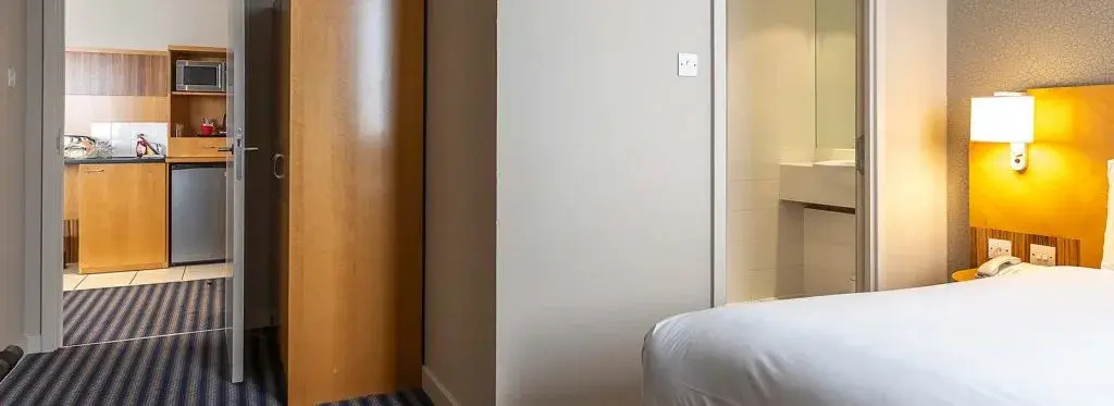 Ramada Hotel & Suites by Wyndham Coventry - Chambres