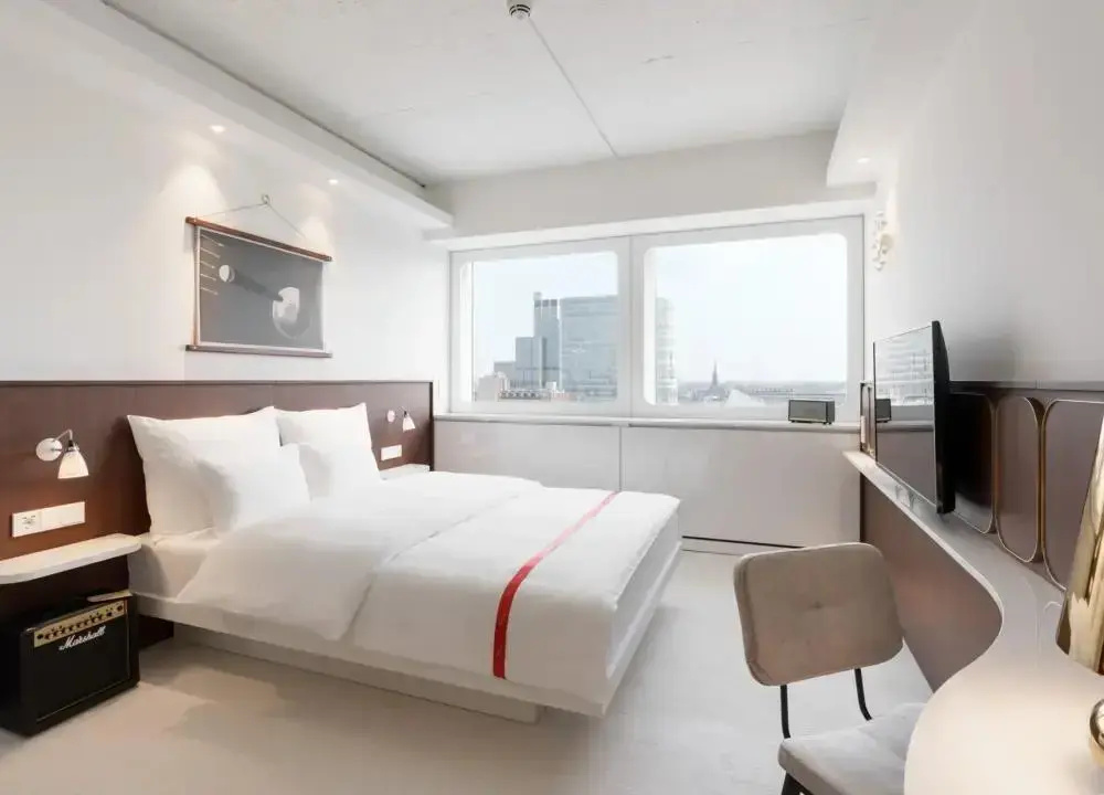 Wow Double room (full double bed)