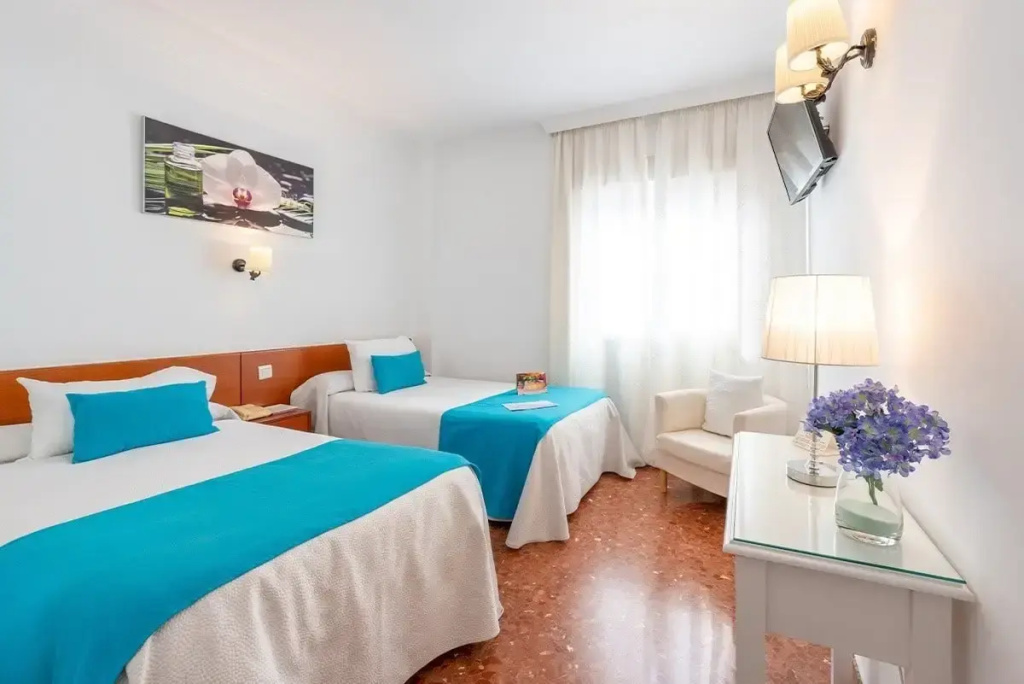 With Stairs Double room (twin beds)