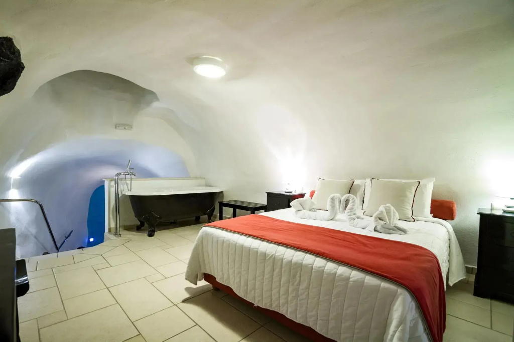 Grand Cave Villa
