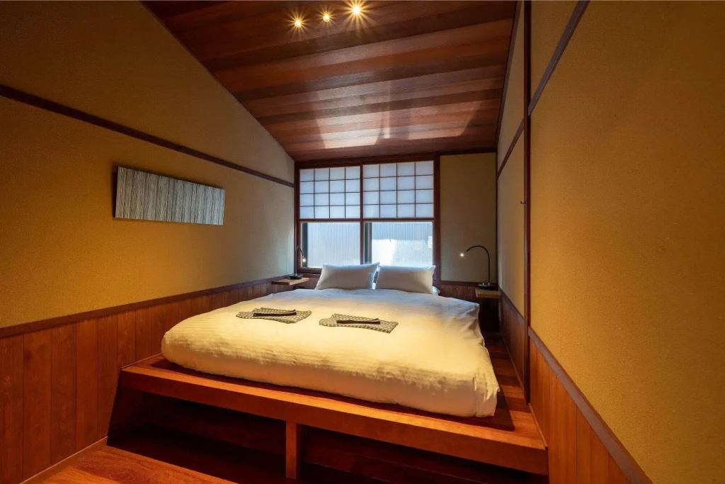 Happyaku Double room (full double bed)