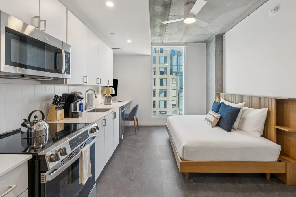 Compact Double Studio Apartment (full double bed)