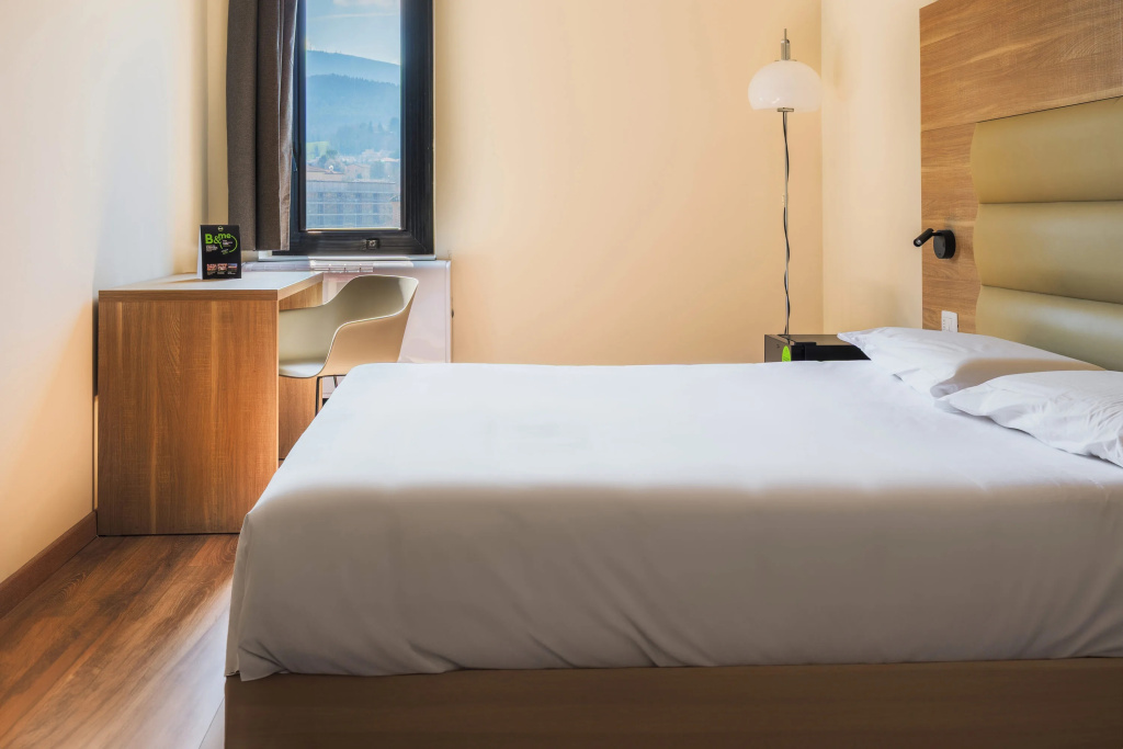 Standard with Mobility Access Double room (full double bed)