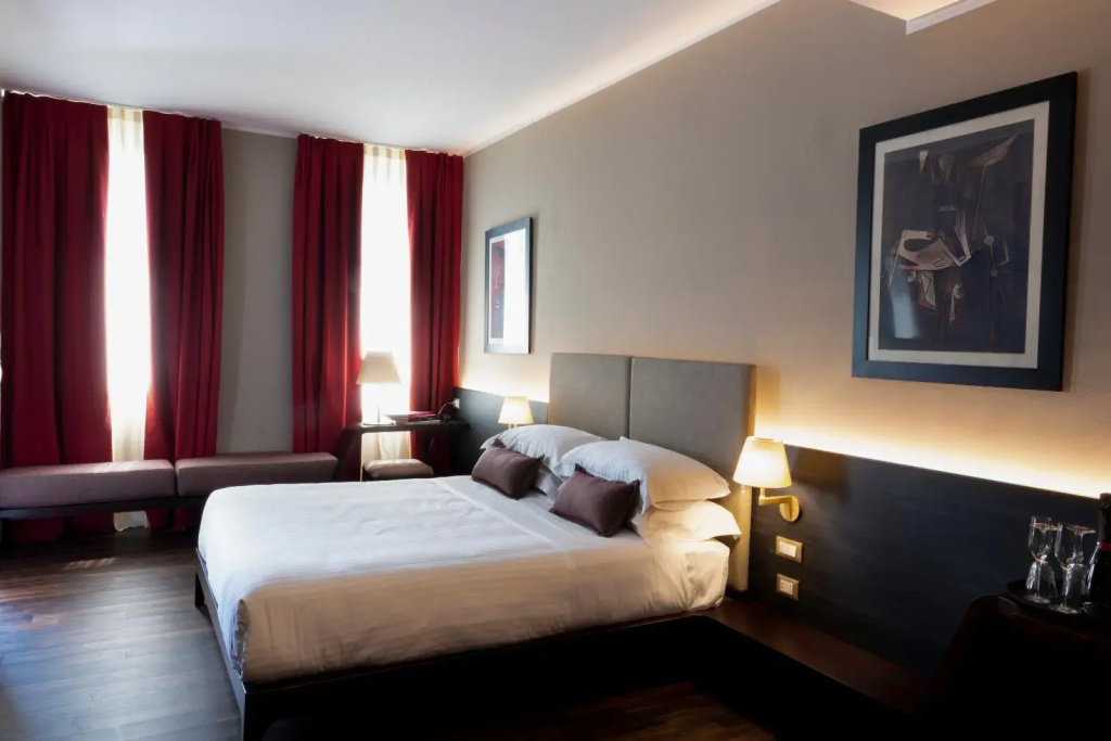 Deluxe Double room (full double bed)