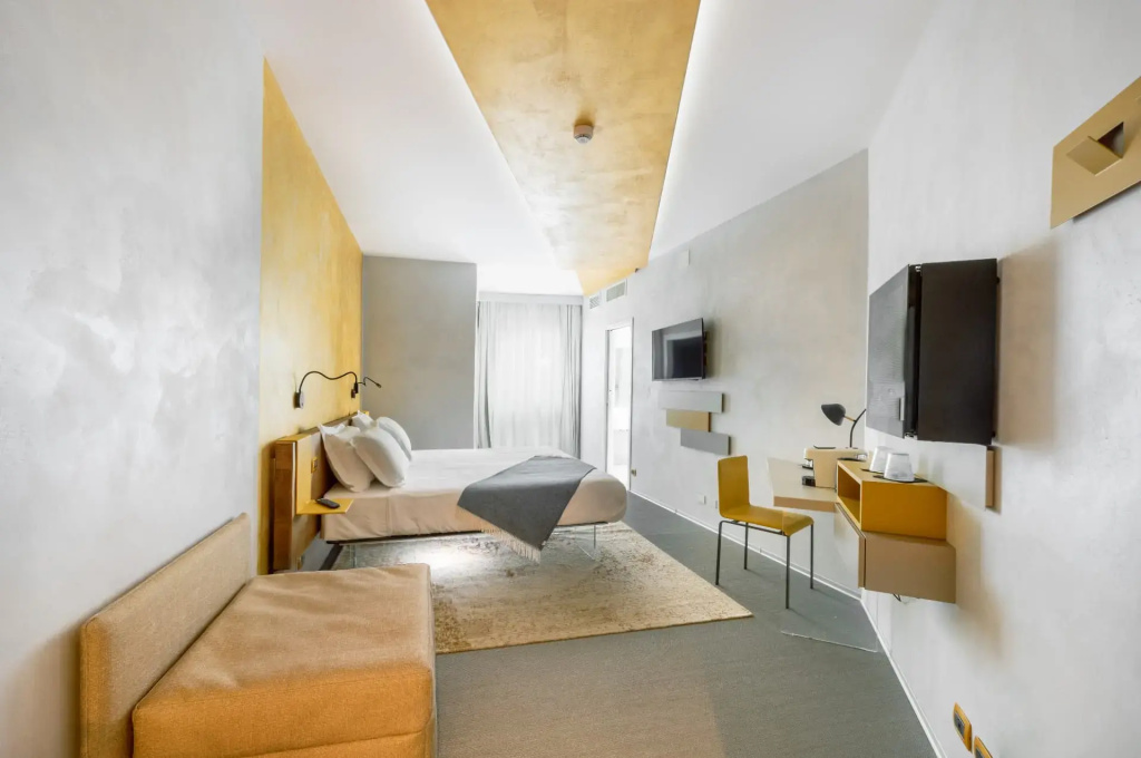 Deluxe Superior Double room (full double bed)