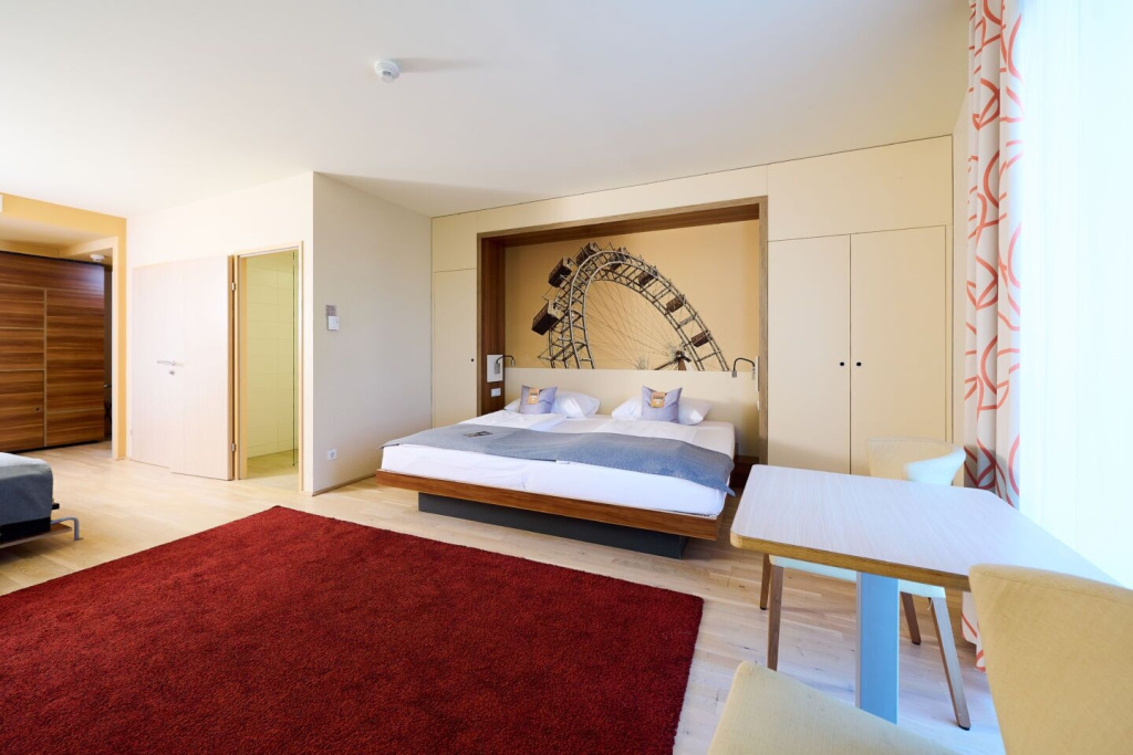 Suite with balcony