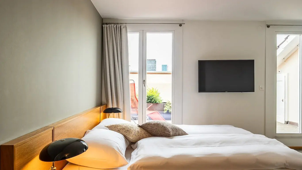 Double Penthouse Suite City (full double bed)