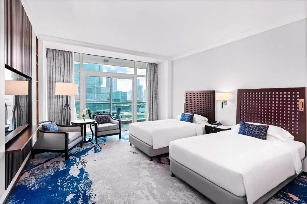 Spacious Double room with balcony and with sea view (twin beds)