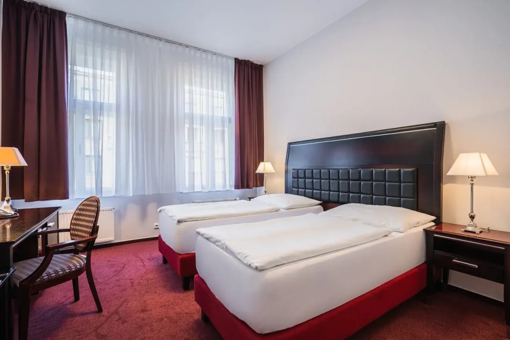 Double room (twin beds)