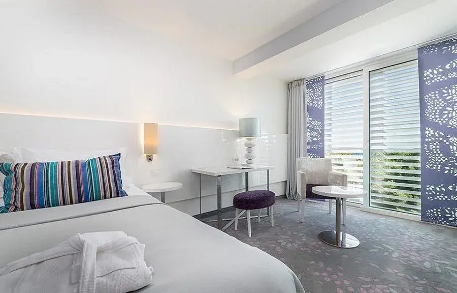 Double room with sea view (twin beds)