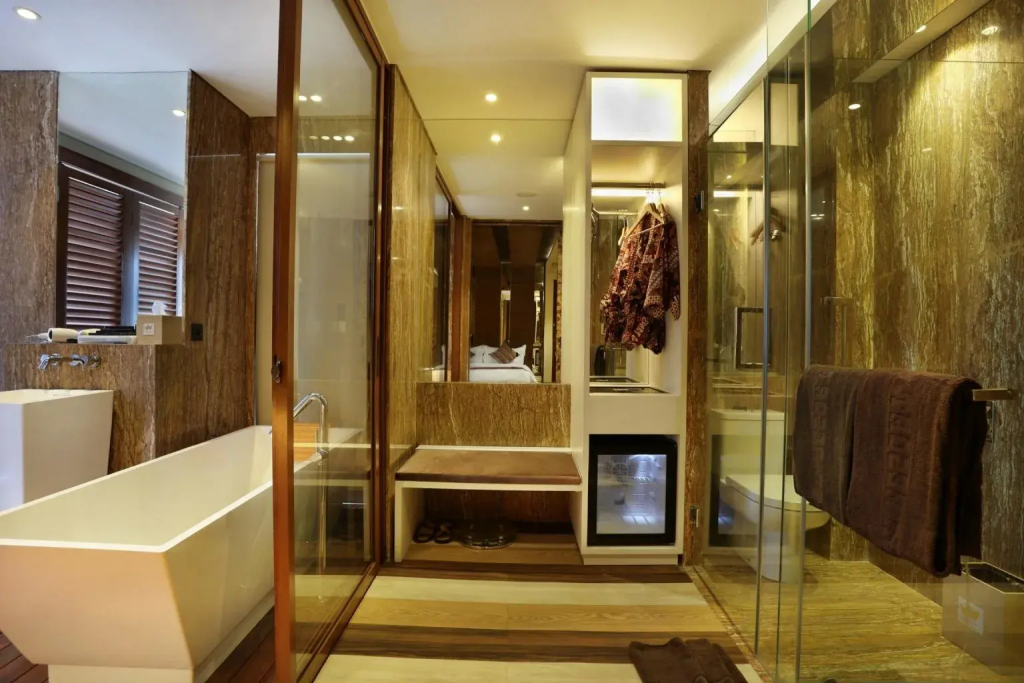 Mega Boutique Hotel - Tap to explore photos