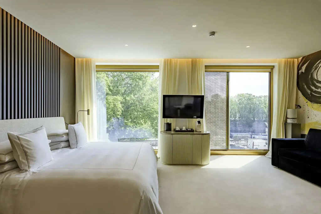 Double View Junior Suite (full double bed)