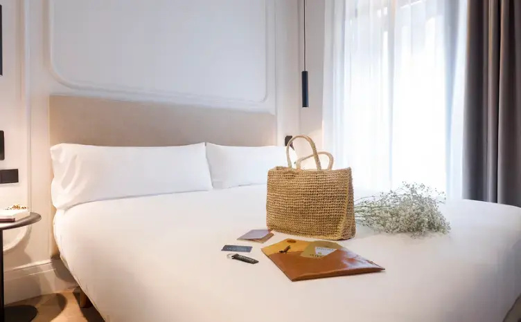 Oliveira Double room (full double bed)